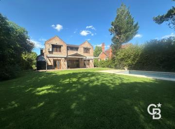 Casa · 180m² · 4 Ambientes · Casa en Venta - 4 Ambientes - Mayling Cc