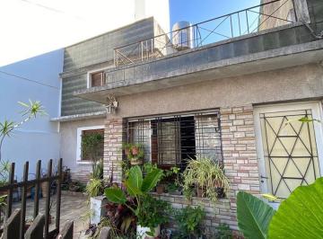 Casa · 160m² · 6 Ambientes · 1 Cochera · Venta Casa 5 Ambientes en Floresta
