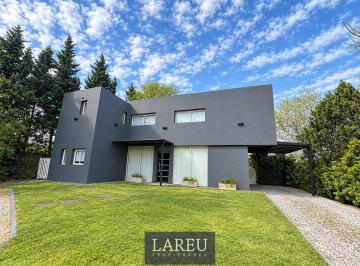 Casa · 200m² · 5 Ambientes · 2 Cocheras · Casa en Venta - El Recodo