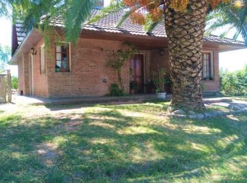 Casa · 218m² · 5 Ambientes · 1 Cochera · Venta - Casa - 4 Dorm. - Carmelo - Zona Playa