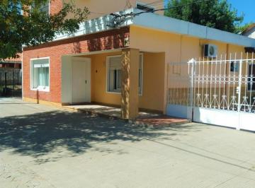 Casa · 327m² · 5 Ambientes · 1 Cochera · Venta - Casa - 4 Dorm. - Nueva Palmira - Zona Rambla