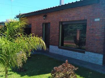 Casa · 558m² · 4 Ambientes · 4 Cocheras · Venta - Casa - 3 Dorm. - Carmelo