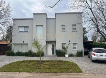 C21-107-990700_2 · Venta Casa 4 Dorm. Saint Mathew´s Pilar