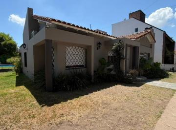 Casa · 150m² · 4 Ambientes · 5 Cocheras · Venta Chalet Doble Lote Zona Multifamiliar Padua