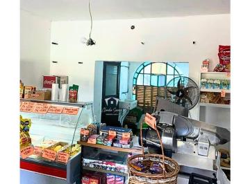 Local comercial de 5 ambientes, Malvinas Argentinas · 3 Propiedades: 1 Local y 2 Departamentos. Venta Tortuguitas, Malvinas Argentinas