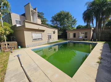 Casa · 250m² · 6 Dormitorios · 2 Cocheras · Casa en Venta Funes Apta Credito Urbana