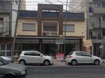 Departamento de 5 ambientes, Morón · Castelar Centro Norte. Excepcional Ubicación. Piso 5 Ambientes con Dependencias.