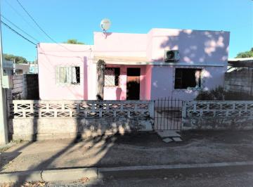 Casa · 470m² · 3 Ambientes · 1 Cochera · Venta - Casa - 2 Dorm. - Carmelo