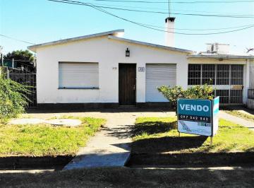 Casa · 310m² · 4 Ambientes · 1 Cochera · Venta - Casa - 3 Dorm. - Nueva Palmira