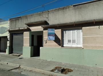 Casa · 198m² · 4 Ambientes · 1 Cochera · Venta - Casa - 3 Dorm. - Carmelo - Zona Centro