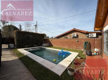 Casa · 300m² · 5 Ambientes · 2 Cocheras · Venta Casa en Garín, Tres Dorm.