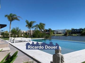 Casa · 385m² · 6 Ambientes · 1 Cochera · Casa en Venta en El Cantón, Escobar, G. B. a. Zona Norte