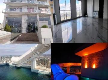 Departamento de 4 ambientes, Lomas de Zamora · Venta de un Piso, 4 Amb, con Terraza y Piscina Propia, y 2 Cocheras, a Estrenar.