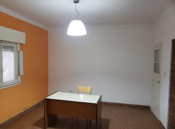 Casa · 90m² · 4 Ambientes · Alquiler Comercial - Consultorios, Oficinas, Otros Rubros Cr