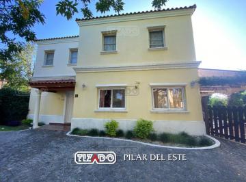 Casa · 137m² · 4 Ambientes · 2 Cocheras · Casa en Venta Ubicado en Los Jazmines, Pilar del Este