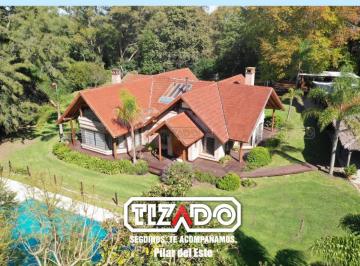 Casa · 400m² · 5 Ambientes · 1 Cochera · Casa Chalet en Alq. Temporario Ubicado en Zelaya, Pilar, G. B. a. Zona Norte