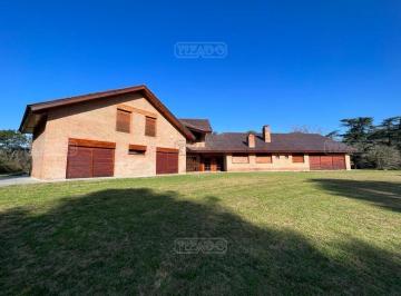 Quinta vacacional · 544m² · Casa Chalet en Venta Ubicado en Pilar del Este, Pilar, G. B. a. Zona Norte