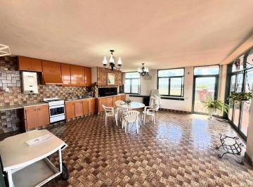 Casa · 138m² · 7 Ambientes · Venta Casa en Primer Piso Quincho Completo con Pileta en Terraza Apto Crédito en Zona Sur