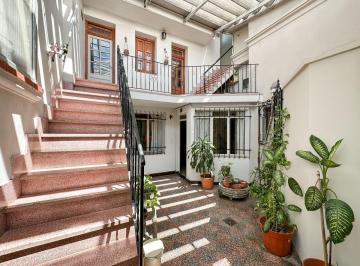 Casa · 281m² · 10 Ambientes · 2 Cocheras · Casona de 4 Dorm. Más Oficina, 2 Cocheras y Quincho con Terraza