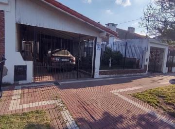 Casa · 415m² · 3 Ambientes · 1 Cochera · Casa de 4 Ambientes Venta en Cabrera 1247 (Banfield)