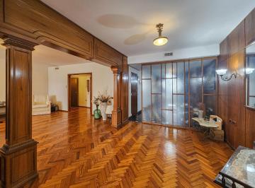 Departamento · 272m² · 7 Ambientes · 1 Cochera · Departamento de 3 Dorm. Más Dependencia, 3 Baños y Cochera