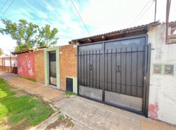 Casa de 4 ambientes, Ituzaingó · Chalet en Ituzaingó Norte Sobre Av Jose Maria Paz.