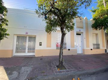 Casa · 235m² · 3 Dormitorios · 1 Cochera · Casa en Venta