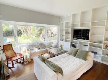 Casa · 300m² · 6 Ambientes · 1 Cochera · Venta con Renta Casa 3 Dorm. Las Cañitas Palermo