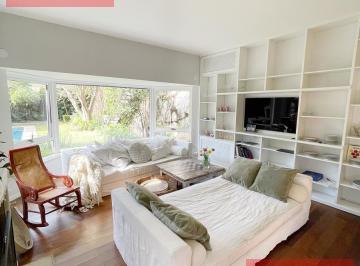 Casa · 300m² · 6 Ambientes · 1 Cochera · Venta con Renta Casa 3 Dorm. Las Cañitas Palermo
