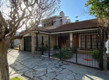Casa de 4 ambientes, Morón · Casa de 4 Ambientes Excelente Ubicación en Castelar Sur.
