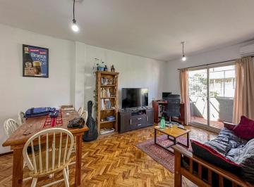 Departamento · 75m² · 4 Ambientes · Departamento de 2 Dorm., Balcón Al Frente y Cocina Separada en Abasto
