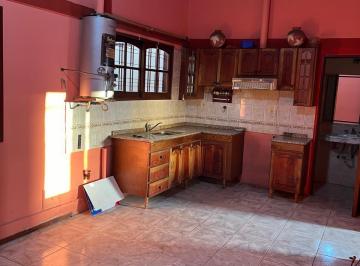 Casa de 9 ambientes, Córdoba · Alquiler Casa Tres Dorm.