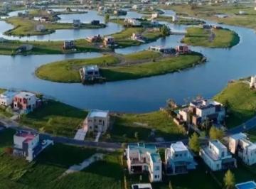 Terreno · 832m² · Venta de Lote Al Agua en Cantón Norte, Escobar