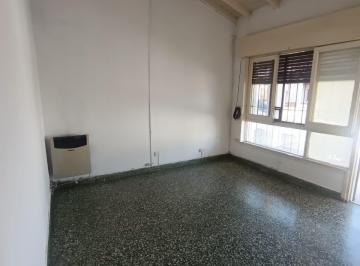 Casa de 3 ambientes, Morón · Casa con 2 Dorm. en Venta de 200 m² en Morón