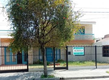 Casa · 24520m² · 9 Ambientes · 2 Cocheras · Hermosa Casa en Venta Bo Av - Zona Av Fuerza Aerea
