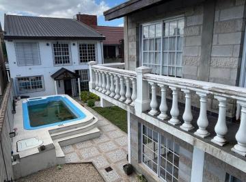 Casa · 394m² · 6 Ambientes · 2 Cocheras · Casa en Banfield