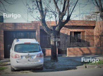Casa · 105m² · 5 Ambientes · 1 Cochera · Casa - Perez