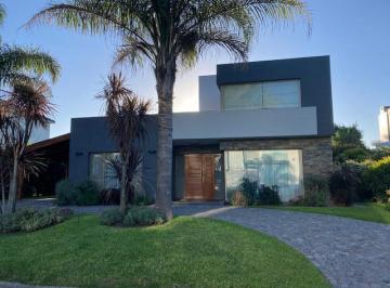 Casa · 176m² · 4 Ambientes · 1 Cochera · Casa en Venta en Fincas de Iraola I