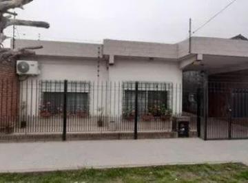 Casa de 3 ambientes, Quilmes · Casa 3 Ambientes Solano Lote de 10x25 T/servicios