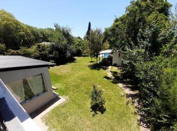 Casa · 200m² · 4 Ambientes · 3 Cocheras · Casa en Alquiler Country San Carlos