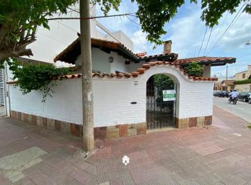 Casa · 198m² · 3 Dormitorios · 1 Cochera · Casa en Macrocentro