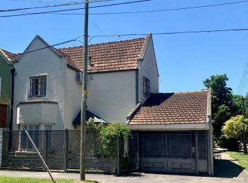 Casa de 4 ambientes, Almirante Brown · Casa en Venta - Adrogue