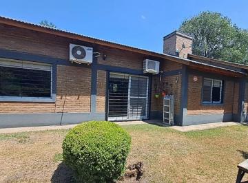 Casa · 100m² · 5 Ambientes · 1 Cochera · Moderna Casa con 3 Dorm. en Santa Rosa de Calamuchita - Barrio Villa Rio Santa Rosa