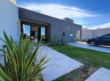 Casa · 200m² · 5 Ambientes · 2 Cocheras · Casa en Countries/b. Cerrado (Moreno)