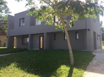 Casa · 205m² · 5 Ambientes · 2 Cocheras · Casa en Alquiler Anual, Barrio San Matías. Escobar
