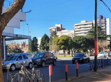 Casa de 6 ambientes, Rosario · Casa 2 Dorm. Venta - Abasto
