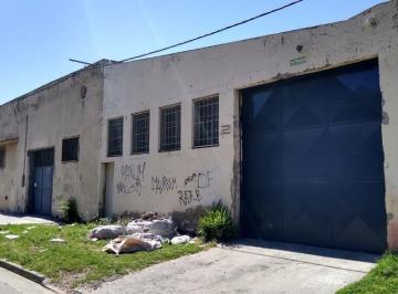 Edificio · 900m² · 7 Ambientes · Edificio Comercial en Venta - 3 Galpones 1 Casa - 900 m² - Bahia Blanca