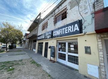 Local comercial · 257m² · 2 Ambientes · 1 Cochera · Importante Local Al Frente - Barrio Parque, Rosario