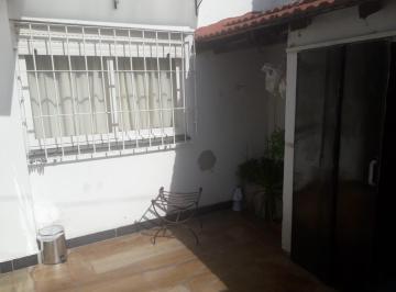 Departamento de 4 ambientes, Morón · Moron Central Sur - Ph T/casa - Ideal 2 Familias - 4 Amb 2 Baños + 2 Cocinas + 2 Patios
