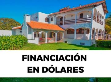 Casa · 410m² · 10 Ambientes · 2 Cocheras · Venta Chalet - Parque Luro - Piscina con Jacuzzi - Parque - Patio - Parrilla